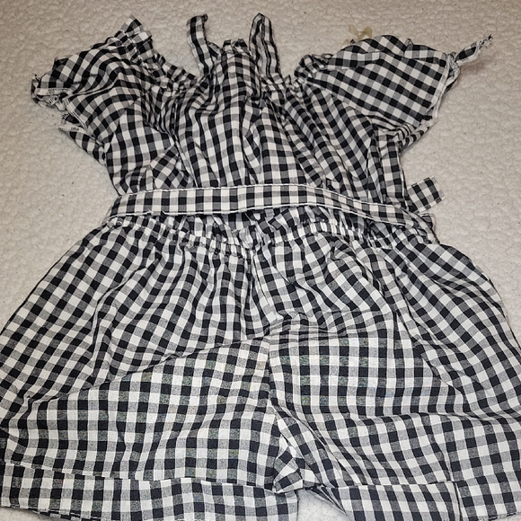 Charming Black and White Checkered Romper with Floral Detail - Picture 3 of 5